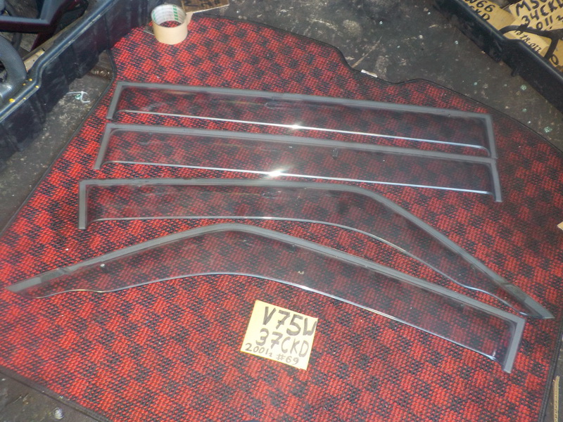 Ветровики Mitsubishi Pajero