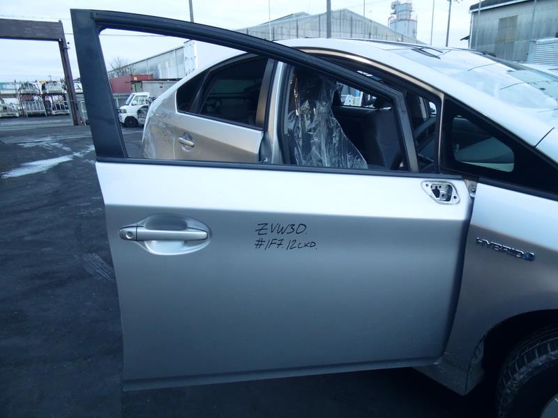 Дверь Toyota Prius