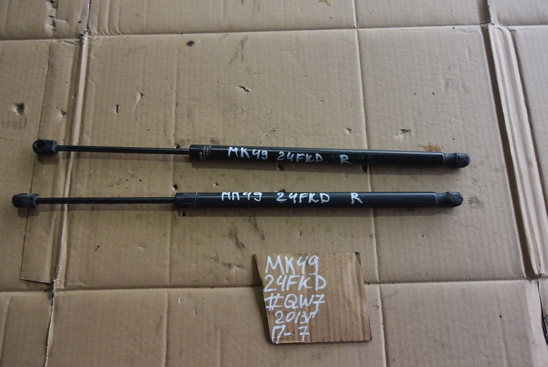 Амортизатор задней двери Jeep Compass MK49