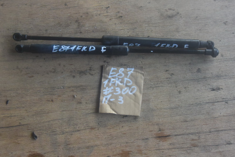 Амортизатор капота BMW 1-series