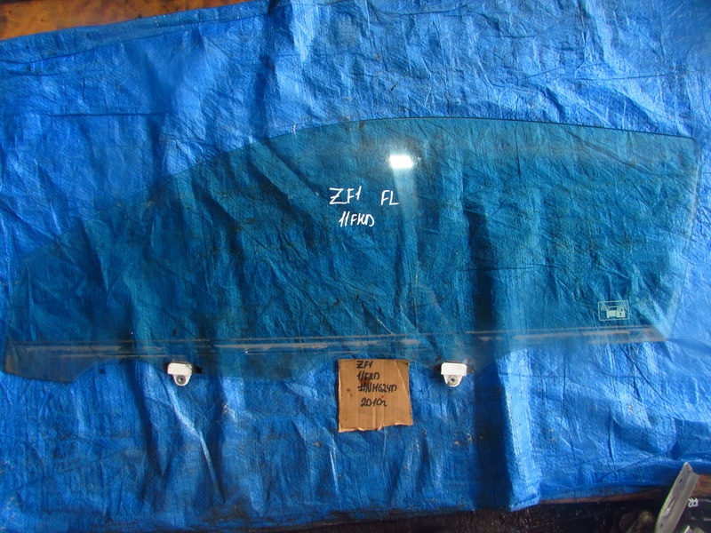 Стекло двери Honda Cr-z ZF1