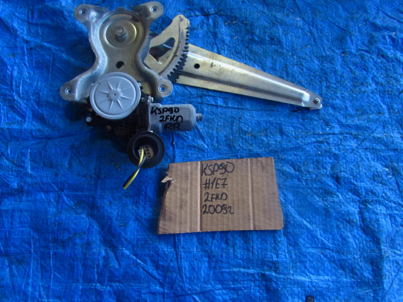 Стеклоподъемник Toyota Vitz