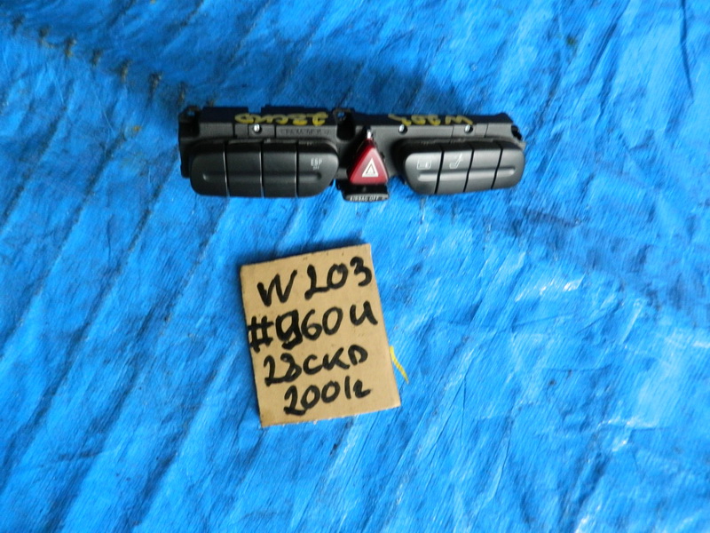 Кнопка аварийной сигнализации Mercedes-benz C-class W203