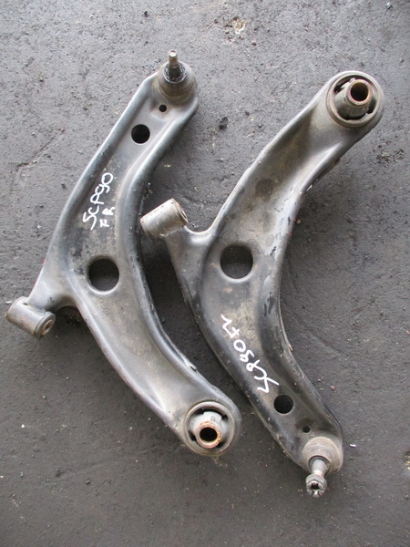 Рычаг Toyota Vitz SCP90