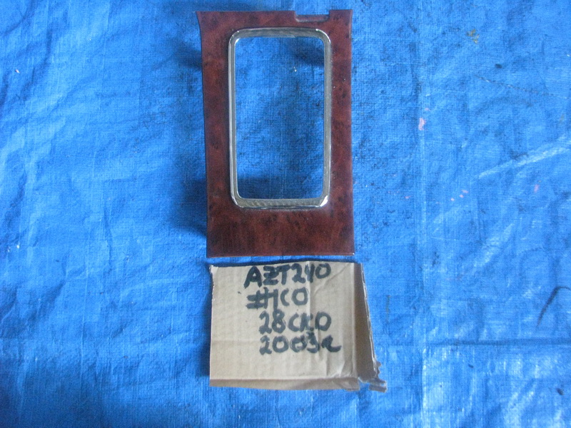 Консоль КПП Toyota Premio AZT240