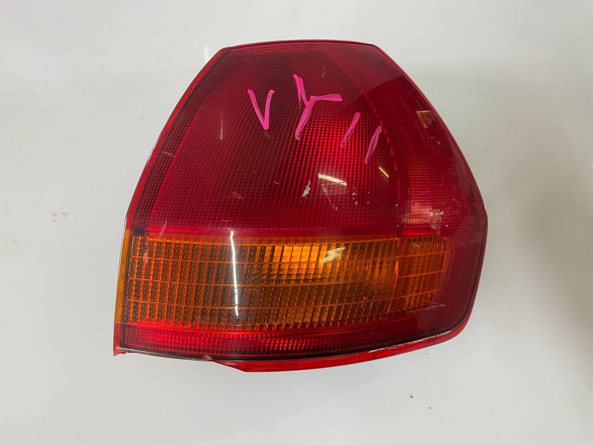 Стоп-сигнал Nissan Ad