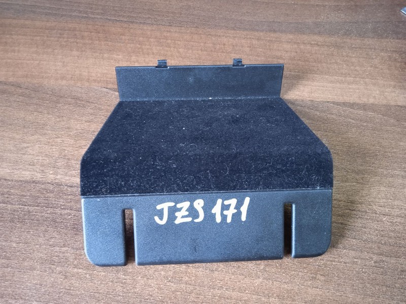 Пластик салона Toyota Crown