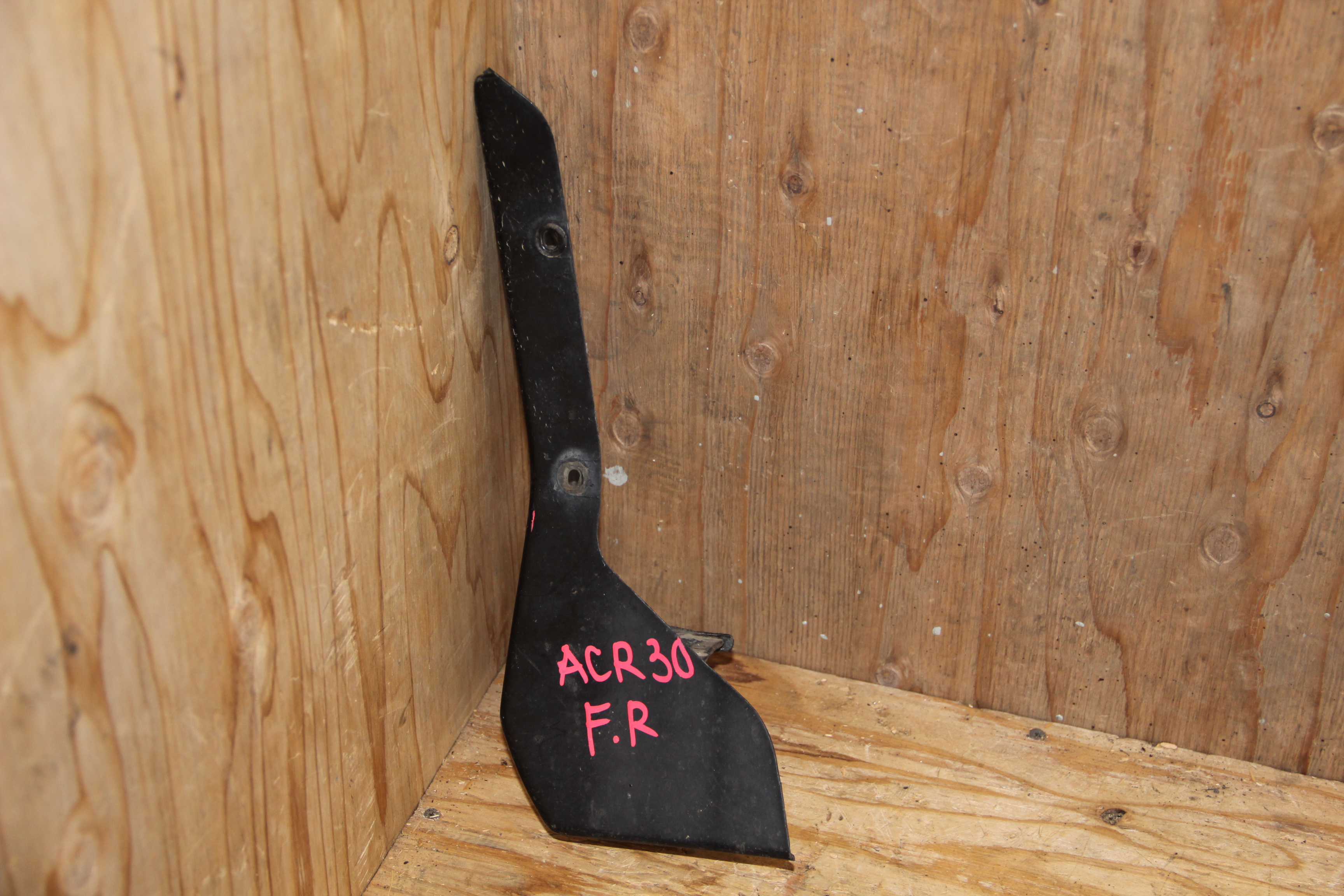 Брызговик Toyota Estima ACR30