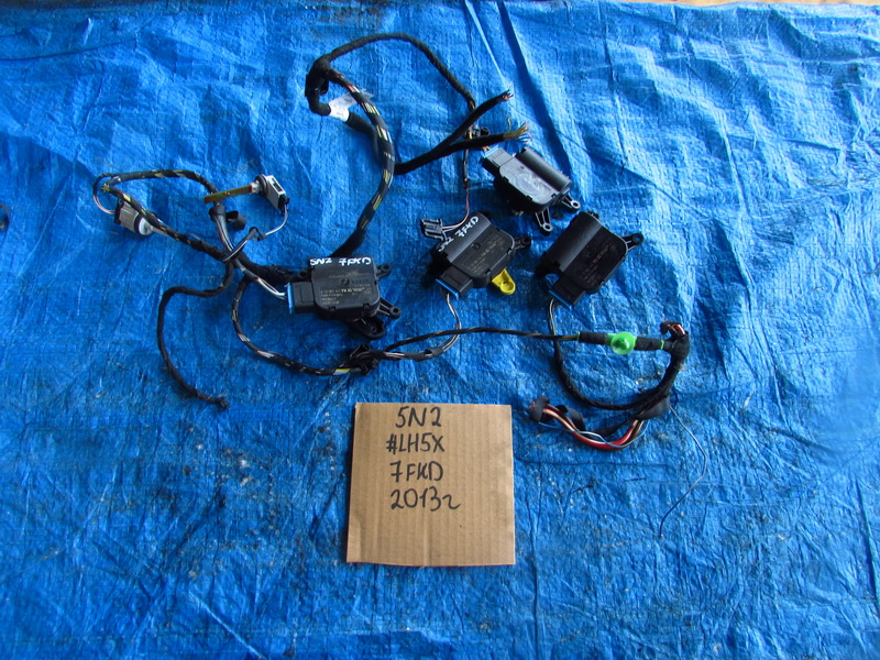 Сервопривод печки Volkswagen Tiguan 5N2