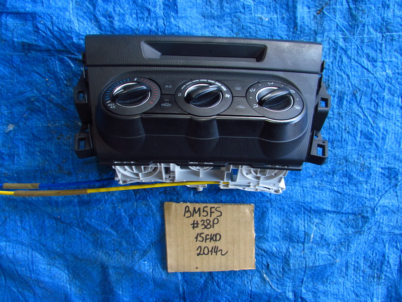 Блок управления климат-контролем Mazda Axela