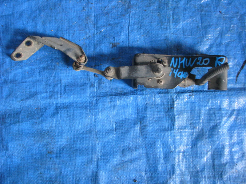 Датчик положения кузова Toyota Prius NHW20