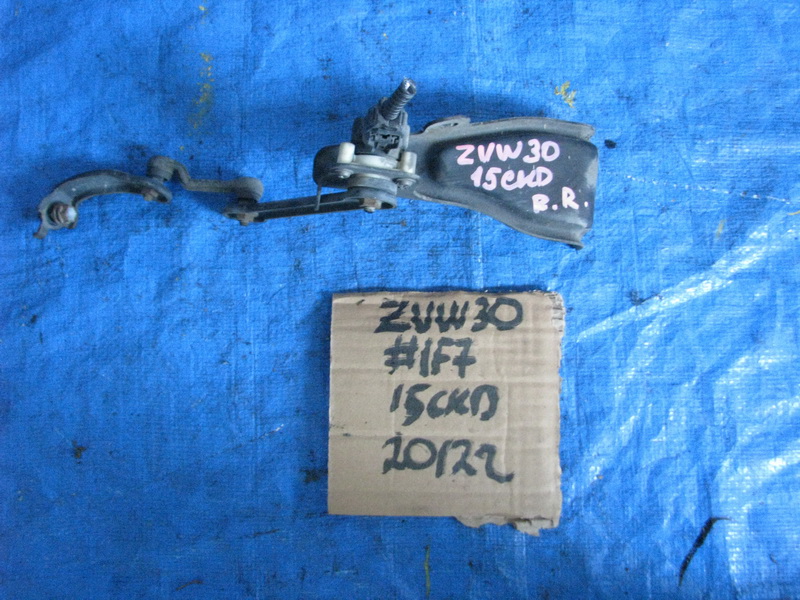 Датчик положения кузова Toyota Prius ZVW30