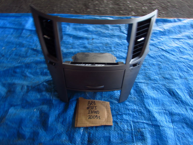 Рамка магнитофона Subaru Legacy BR9