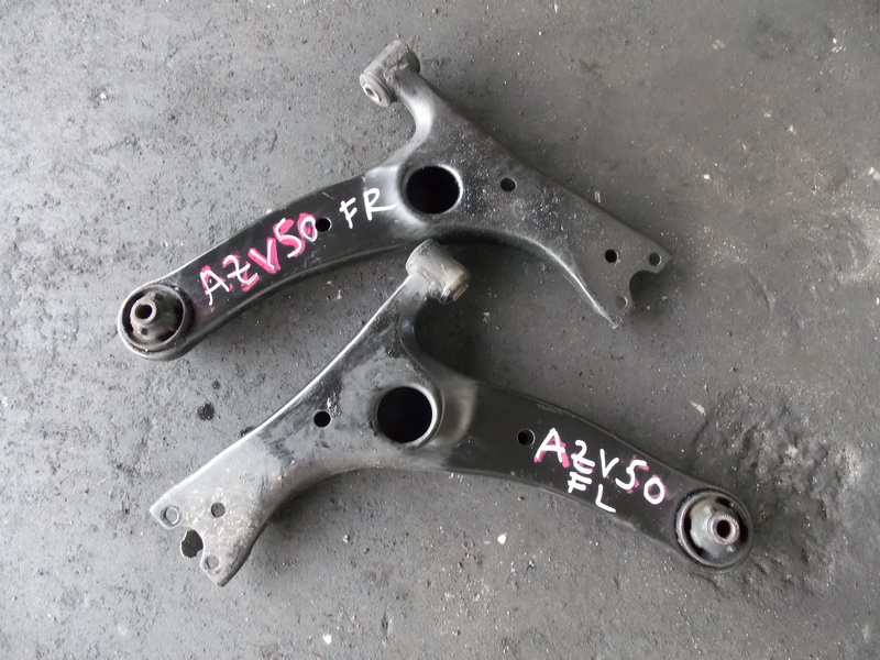 Рычаг Toyota Vista AZV50