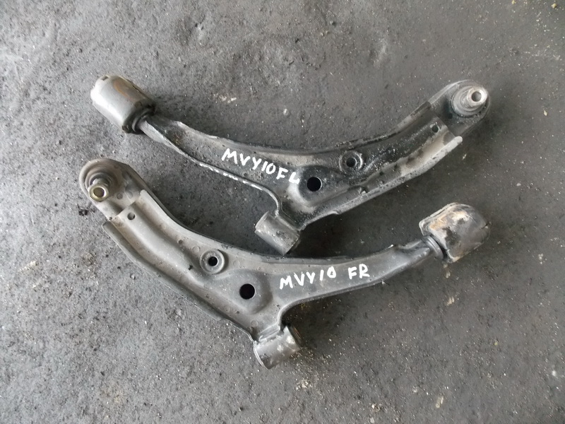 Рычаг Nissan Ad MVY10