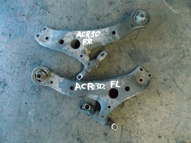 Рычаг Toyota Estima ACR30
