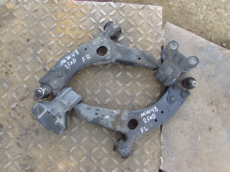 Рычаг Volvo V40