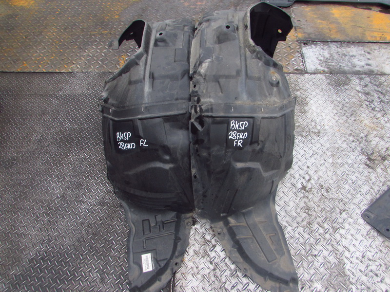 Подкрылок Mazda Axela