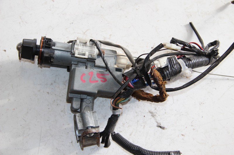 Замок зажигания Nissan Serena