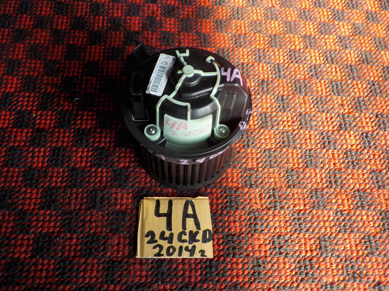 Моторчик печки Peugeot 308 4A