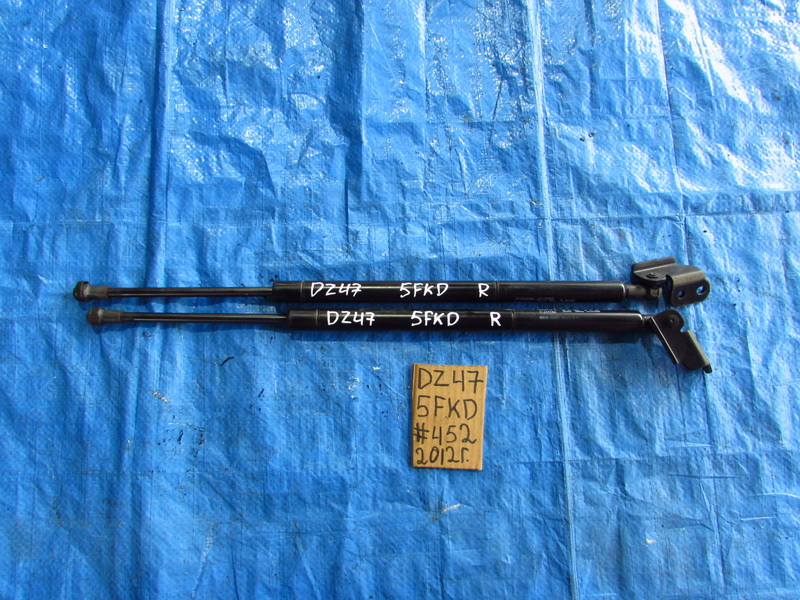 Амортизатор задней двери Volvo Xc60 DZ47