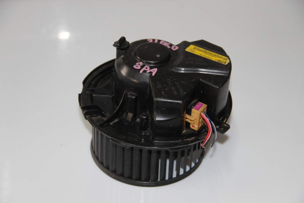 Моторчик печки Audi A3