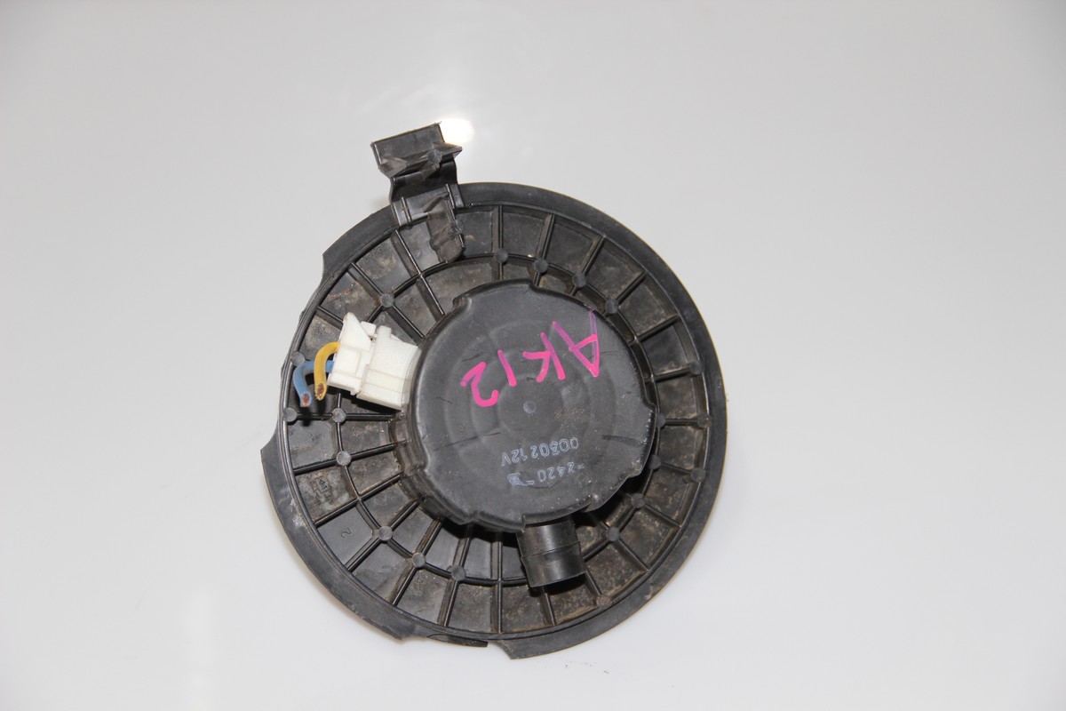 Моторчик печки Nissan March