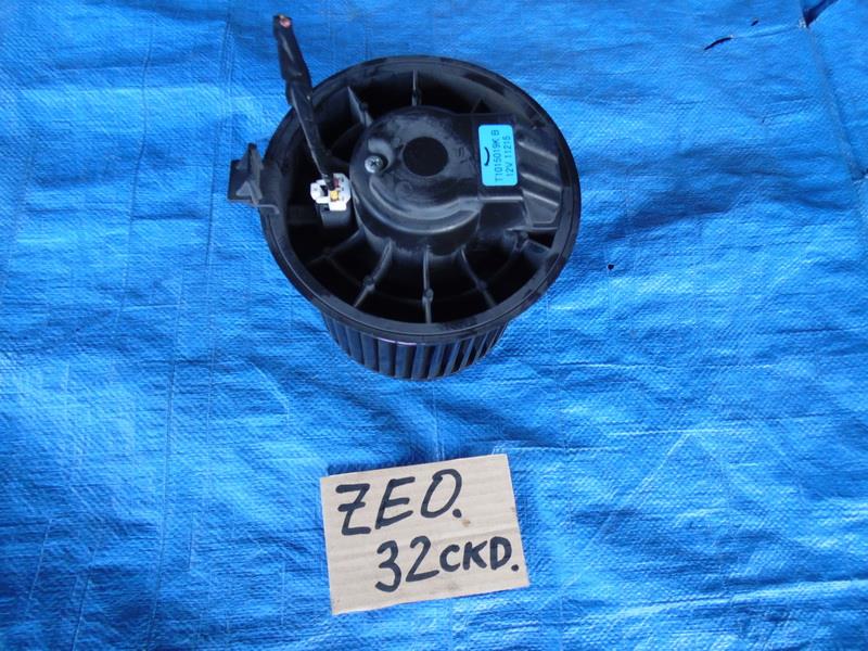 Моторчик печки Nissan Leaf ZE0
