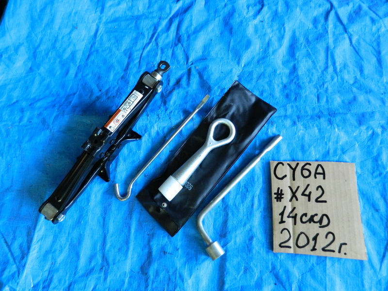 Домкрат Mitsubishi Lancer CY6A