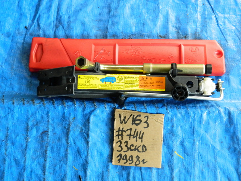 Домкрат Mercedes-benz M-class W163
