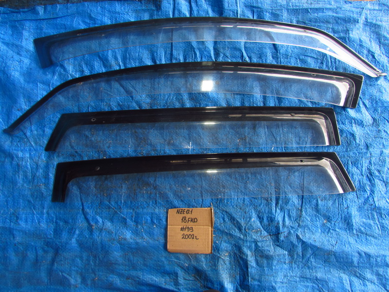 Ветровики Toyota Corolla Spacio NZE121