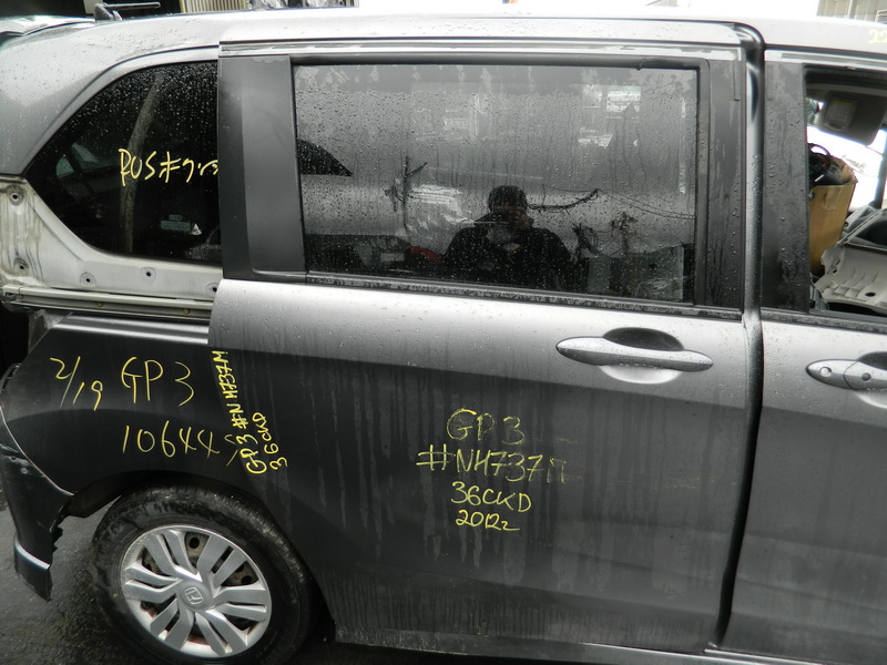 Дверь Honda Freed