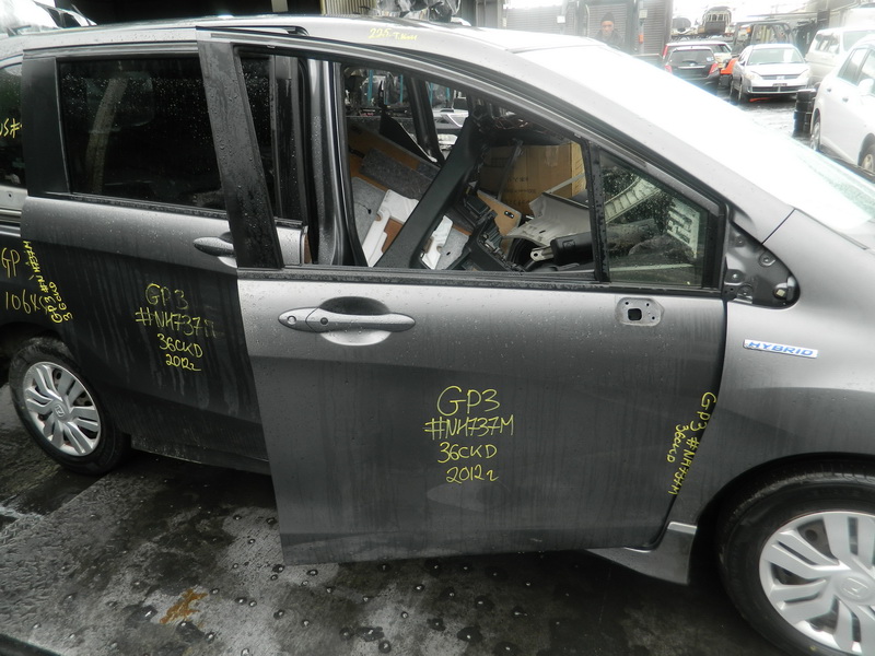 Дверь Honda Freed