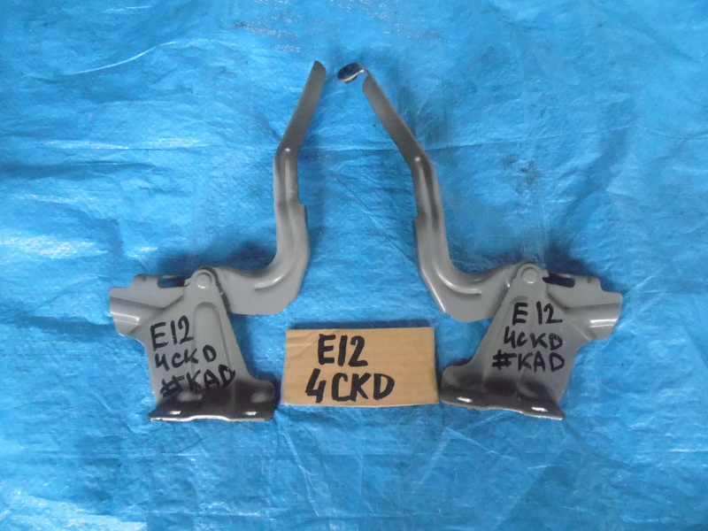 Петля капота Nissan Note