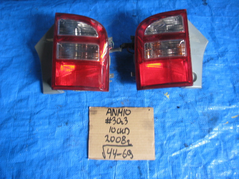 Стоп-сигнал Toyota Isis