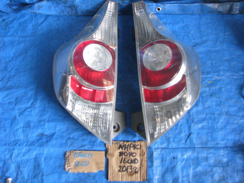 Стоп-сигнал Toyota Aqua