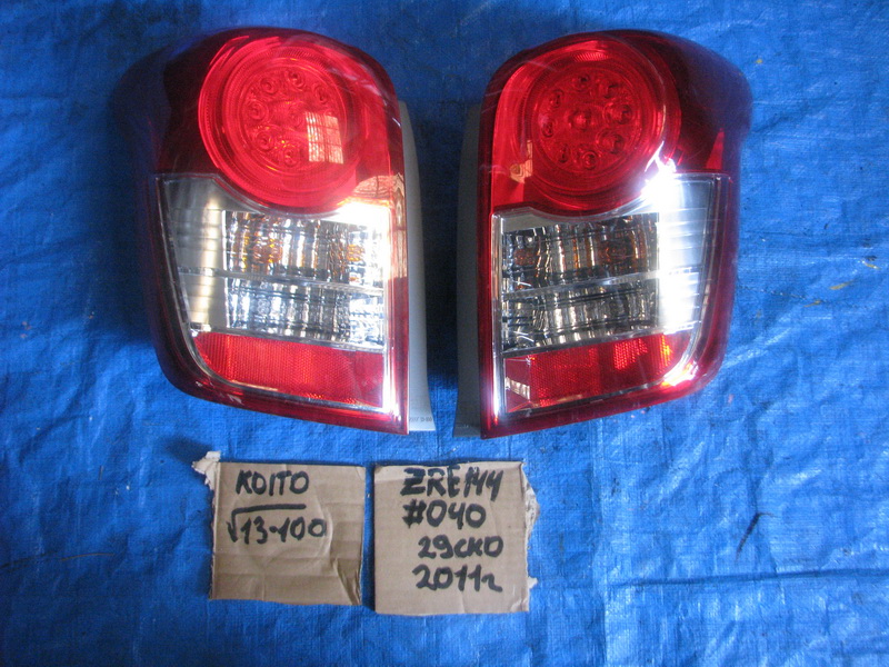 Стоп-сигнал Toyota Corolla Fielder ZRE144