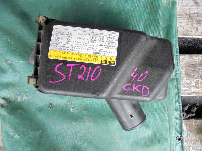 Корпус воздушного фильтра Toyota Corona Premio