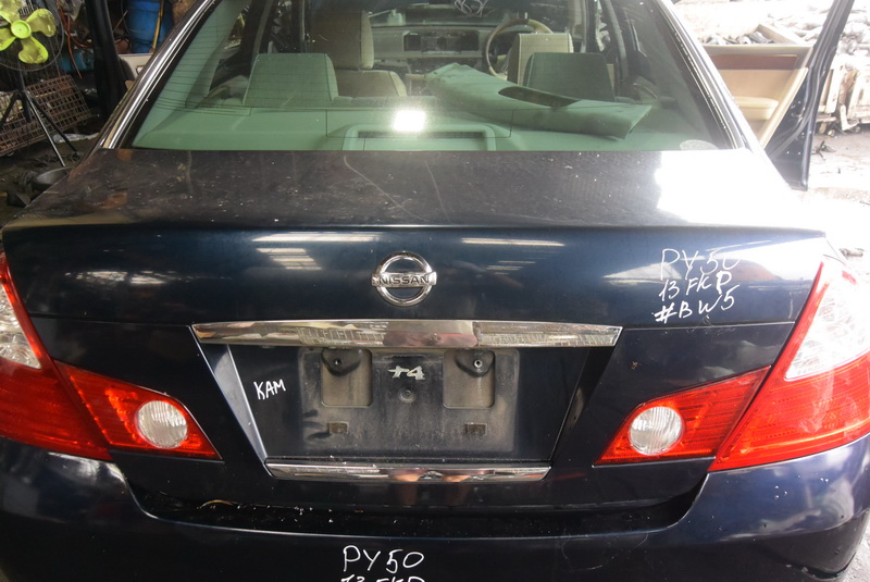 Крышка багажника Nissan Fuga PY50