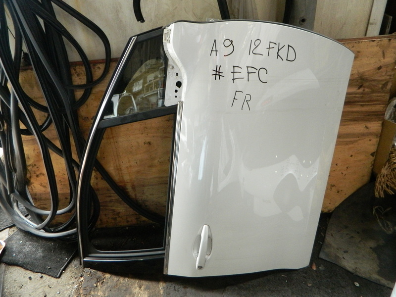 Дверь Peugeot 208