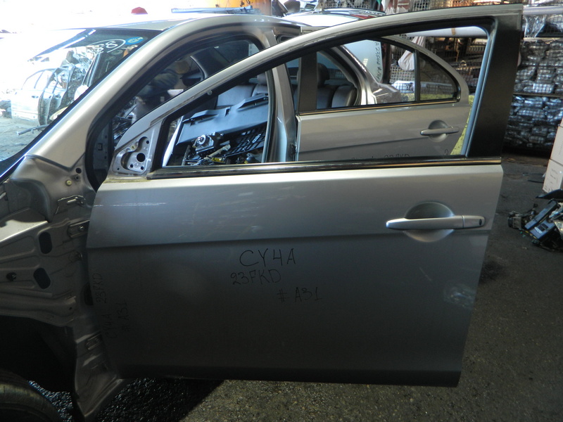 Дверь Mitsubishi Lancer CY4A