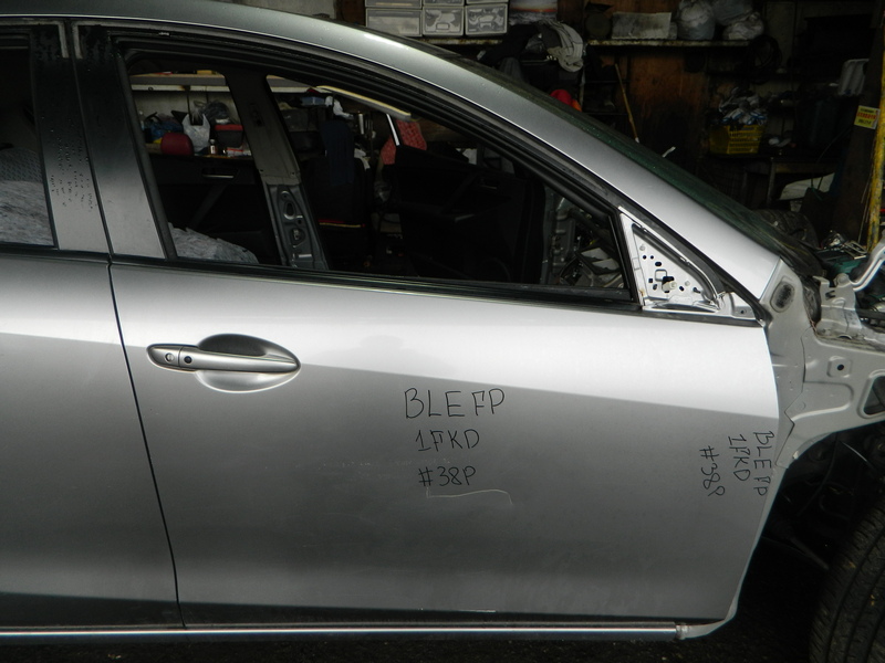 Дверь Mazda Axela BLEFP