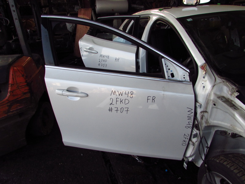 Дверь Volvo V40 MV48