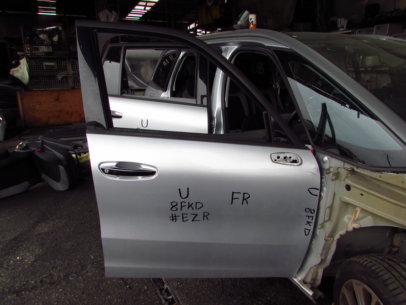 Дверь Citroen Grand C4 Picasso U