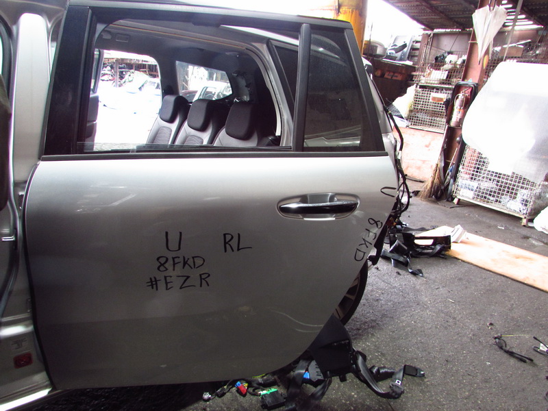 Дверь Citroen Grand C4 Picasso U