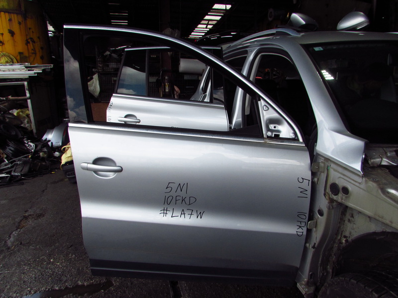 Дверь Volkswagen Tiguan 5N1