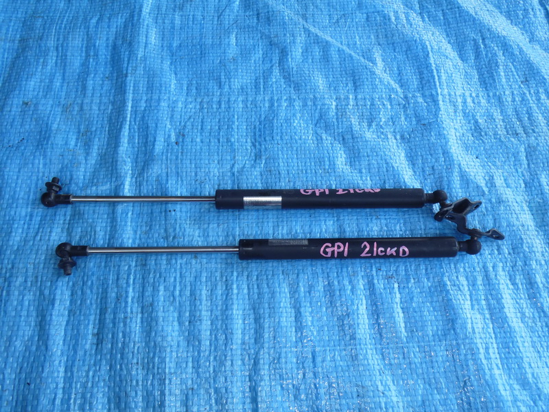 Амортизатор задней двери Honda Fit GP1