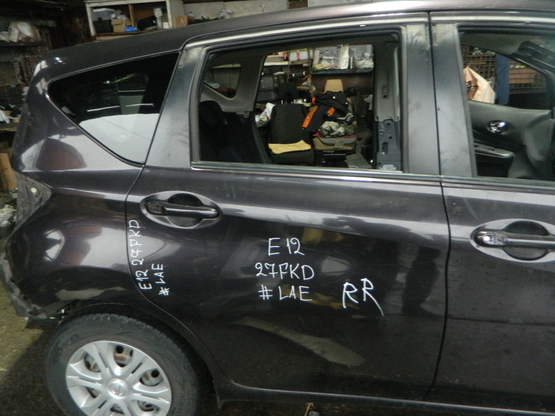 Дверь Nissan Note E12