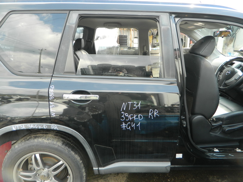 Дверь Nissan X-Trail NT31
