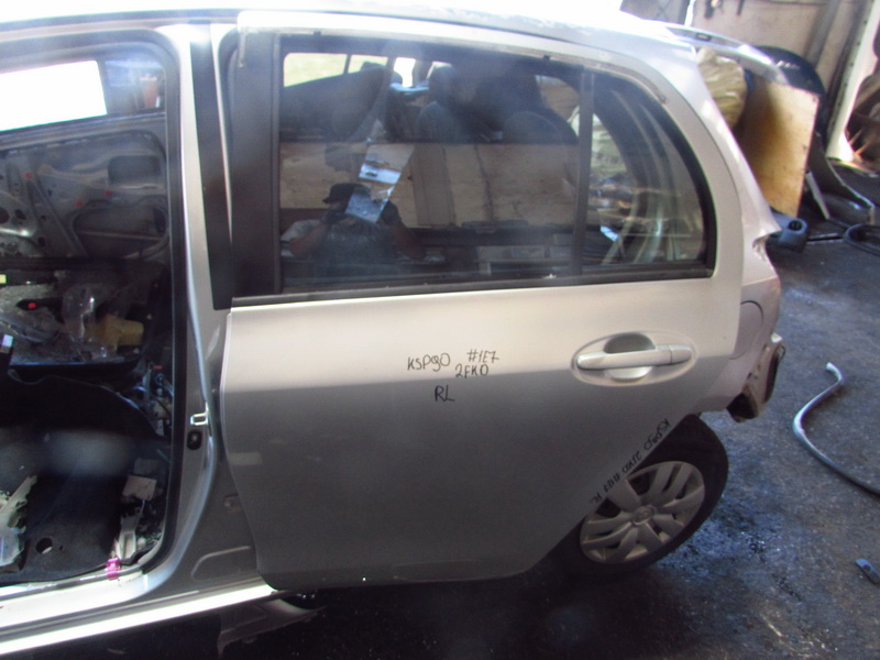 Дверь Toyota Vitz KSP90